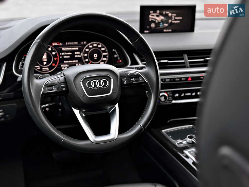 Позашляховик / Кросовер Audi Q7 2019 в Чернівцях