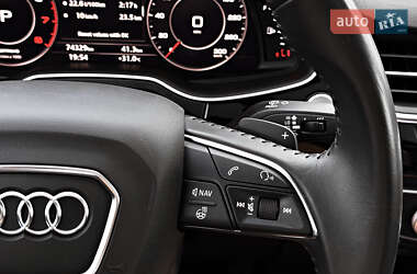 Позашляховик / Кросовер Audi Q7 2019 в 
