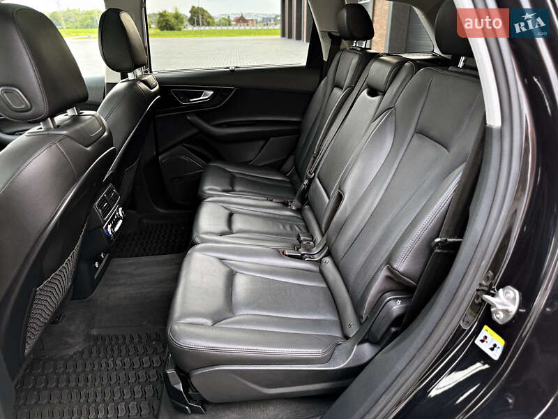 Позашляховик / Кросовер Audi Q7 2019 в Чернівцях