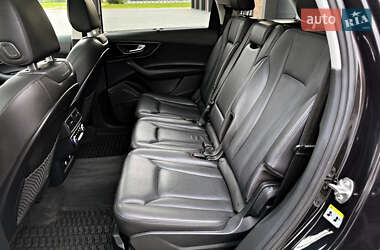 Позашляховик / Кросовер Audi Q7 2019 в 