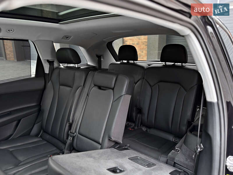 Позашляховик / Кросовер Audi Q7 2019 в Чернівцях