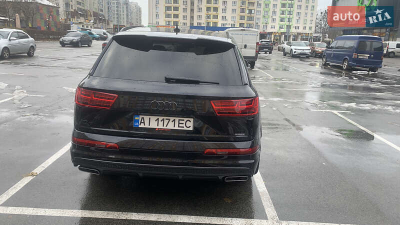 Внедорожник / Кроссовер Audi Q7 2017 в Киеве