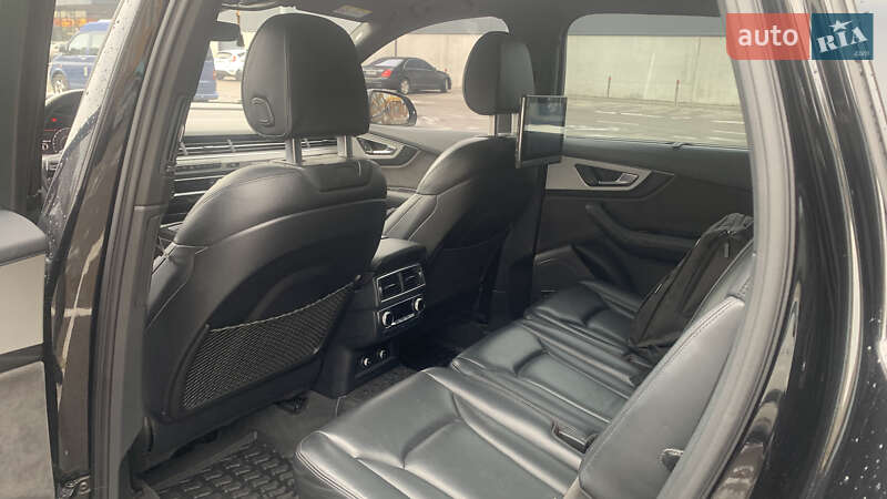 Внедорожник / Кроссовер Audi Q7 2017 в Киеве