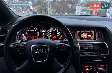 Внедорожник / Кроссовер Audi Q7 2011 в Черновцах