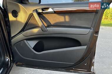 Позашляховик / Кросовер Audi Q7 2013 в 