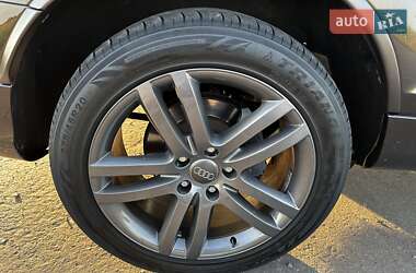 Позашляховик / Кросовер Audi Q7 2013 в 