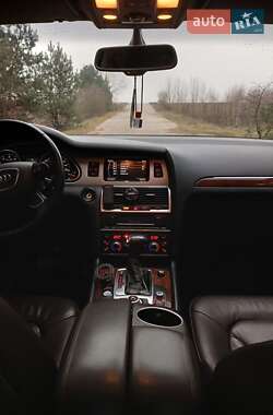 Внедорожник / Кроссовер Audi Q7 2013 в 
