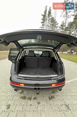Позашляховик / Кросовер Audi Q7 2012 в 
