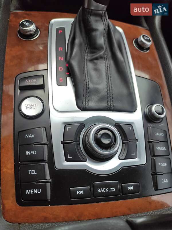 Позашляховик / Кросовер Audi Q7 2013 в Дніпрі