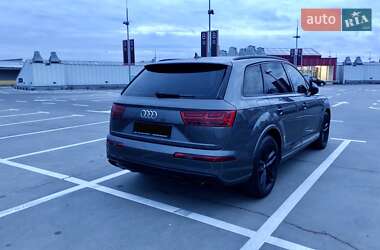 Внедорожник / Кроссовер Audi Q7 2018 в 