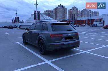 Внедорожник / Кроссовер Audi Q7 2018 в 