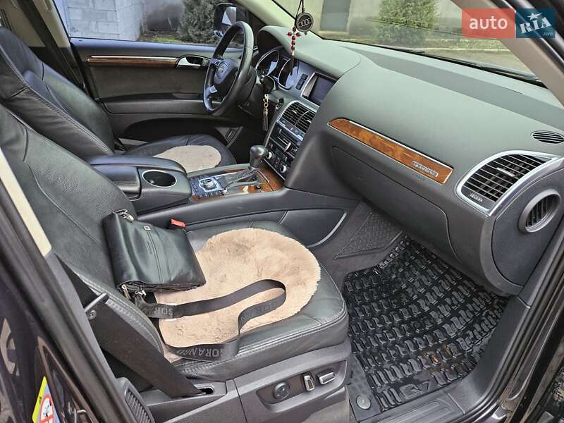 Позашляховик / Кросовер Audi Q7 2013 в Чорткові