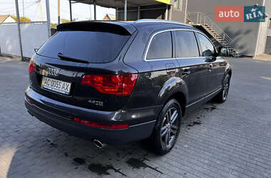 Внедорожник / Кроссовер Audi Q7 2009 в 