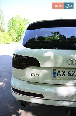 Внедорожник / Кроссовер Audi Q7 2015 в 