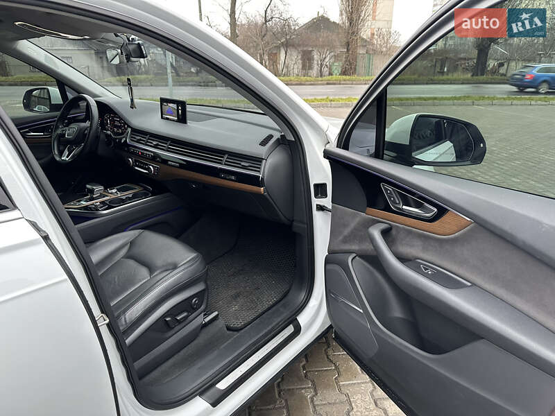 Внедорожник / Кроссовер Audi Q7 2016 в Хмельницком