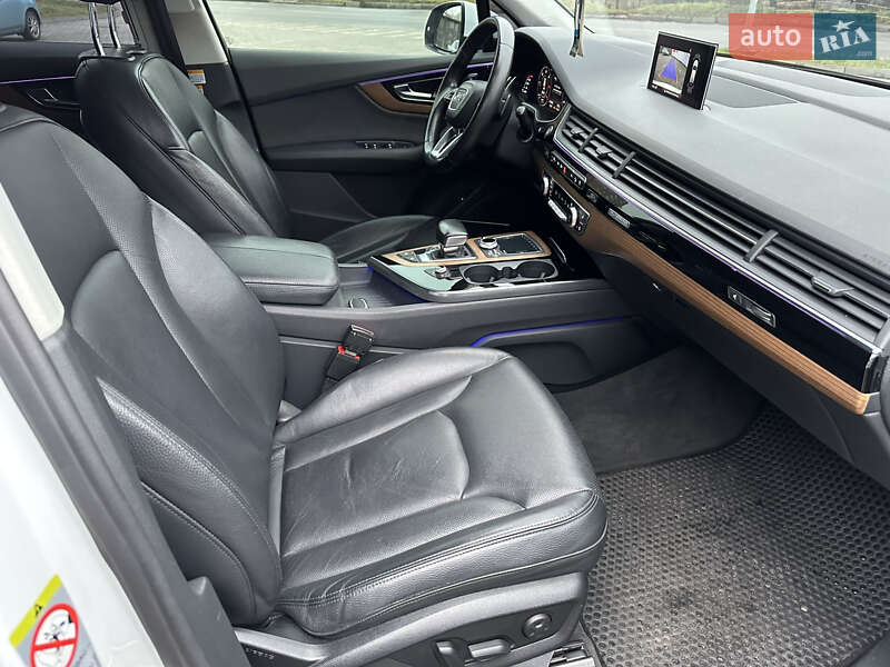 Внедорожник / Кроссовер Audi Q7 2016 в Хмельницком