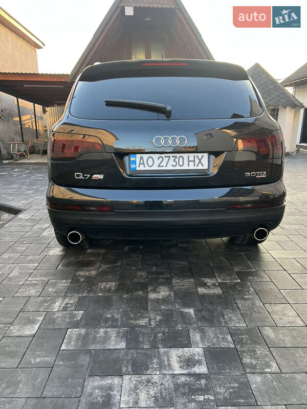 Внедорожник / Кроссовер Audi Q7 2007 в Хусте