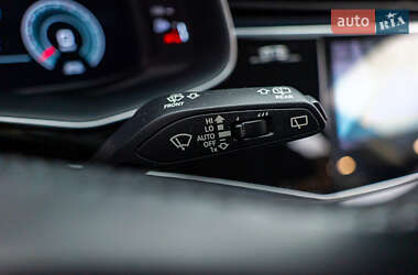 Внедорожник / Кроссовер Audi Q7 2021 в 
