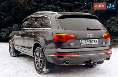 Внедорожник / Кроссовер Audi Q7 2015 в 