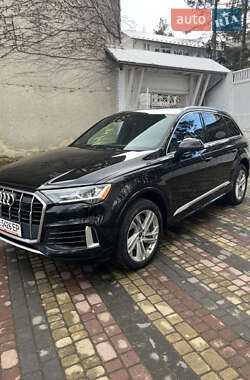 Позашляховик / Кросовер Audi Q7 2021 в Чернівцях