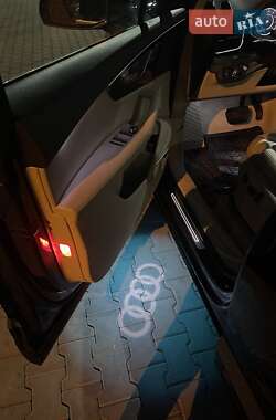 Внедорожник / Кроссовер Audi Q7 2016 в 