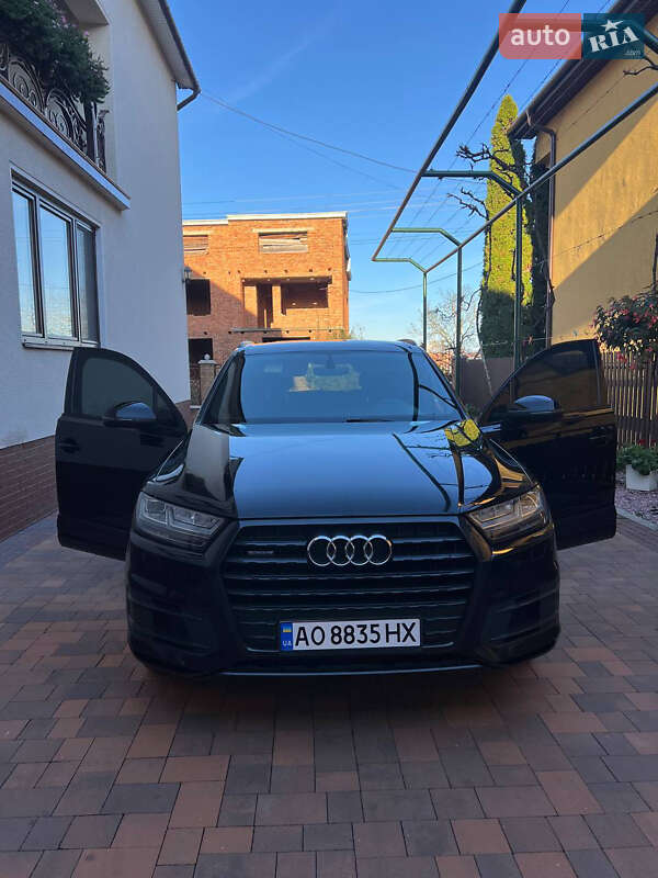 Позашляховик / Кросовер Audi Q7 2017 в Іршаві