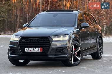 Позашляховик / Кросовер Audi Q7 2017 в Рівному