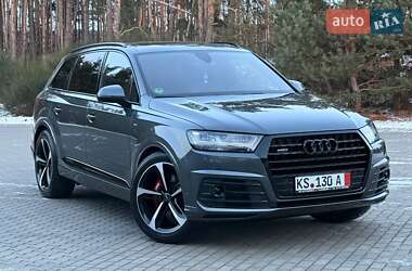 Позашляховик / Кросовер Audi Q7 2017 в Рівному