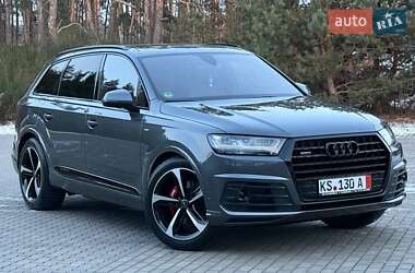 Позашляховик / Кросовер Audi Q7 2017 в Рівному