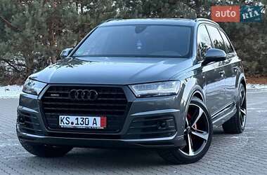 Позашляховик / Кросовер Audi Q7 2017 в Рівному