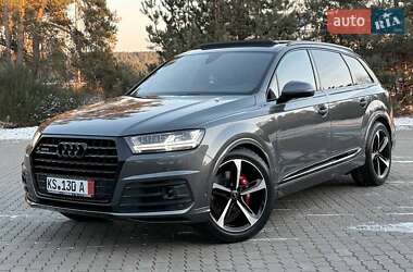 Позашляховик / Кросовер Audi Q7 2017 в Рівному