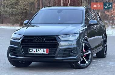 Позашляховик / Кросовер Audi Q7 2017 в Рівному