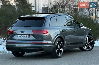 Позашляховик / Кросовер Audi Q7 2017 в Рівному