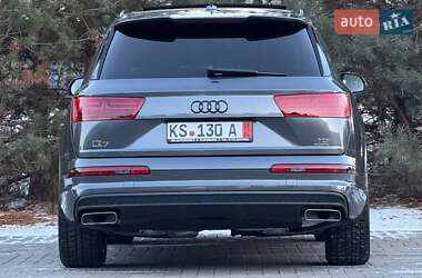 Позашляховик / Кросовер Audi Q7 2017 в Рівному