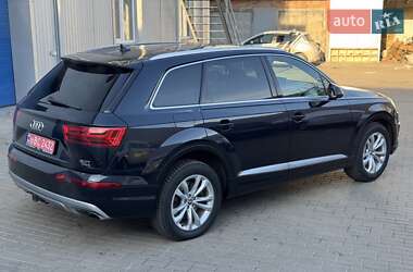 Позашляховик / Кросовер Audi Q7 2017 в Рівному