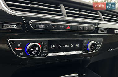 Позашляховик / Кросовер Audi Q7 2016 в 
