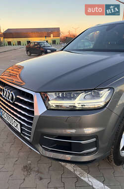 Позашляховик / Кросовер Audi Q7 2016 в Луцьку