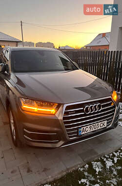 Позашляховик / Кросовер Audi Q7 2016 в Луцьку