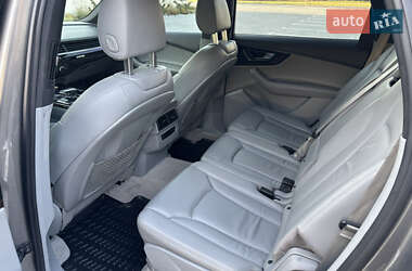 Внедорожник / Кроссовер Audi Q7 2016 в 
