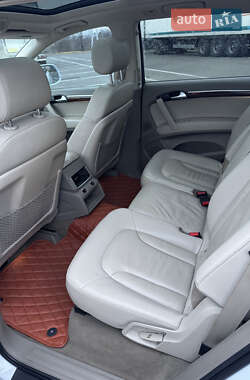 Внедорожник / Кроссовер Audi Q7 2015 в 