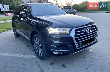 Позашляховик / Кросовер Audi Q7 2016 в Ужгороді