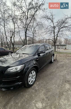 Внедорожник / Кроссовер Audi Q7 2014 в 