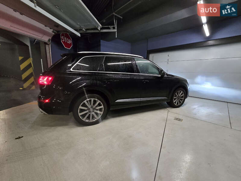 Позашляховик / Кросовер Audi Q7 2018 в Києві