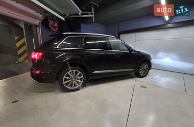 Внедорожник / Кроссовер Audi Q7 2018 в 