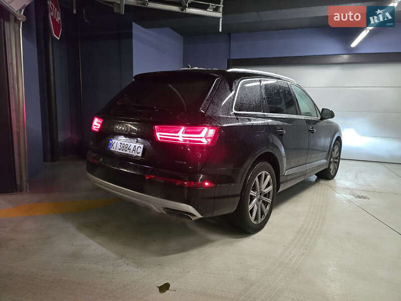 Позашляховик / Кросовер Audi Q7 2018 в Києві