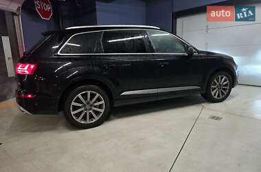Внедорожник / Кроссовер Audi Q7 2018 в 