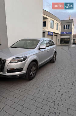 Позашляховик / Кросовер Audi Q7 2012 в Тячеві