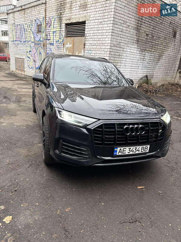 Внедорожник / Кроссовер Audi Q7 2020 в Днепре