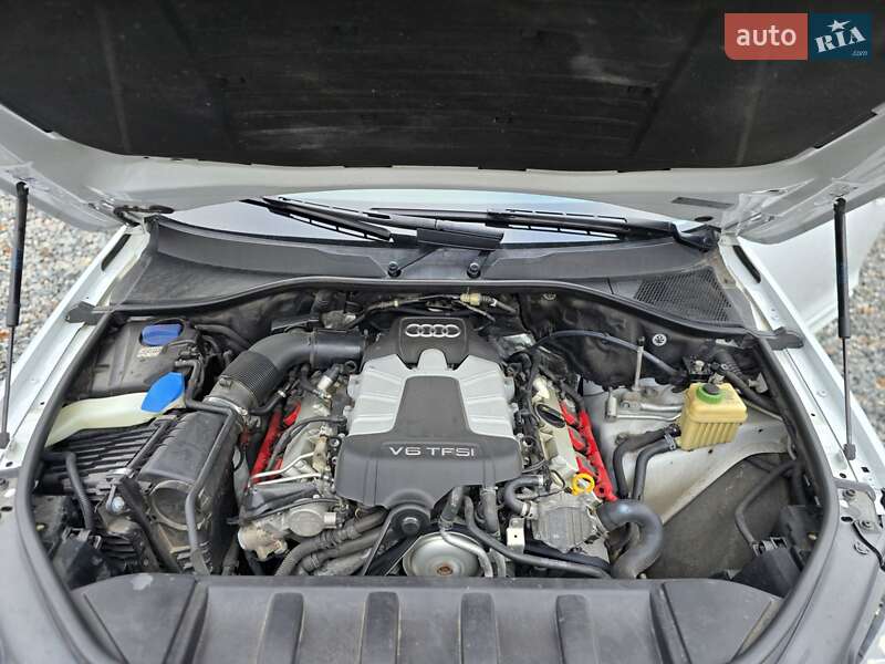 Внедорожник / Кроссовер Audi Q7 2014 в 