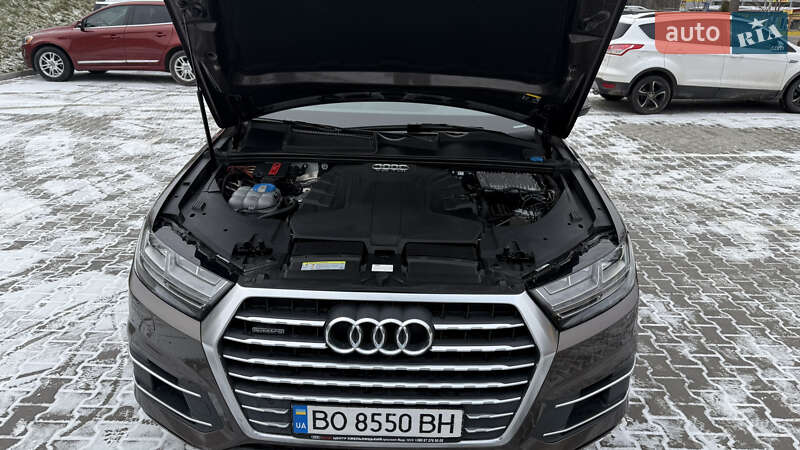 Позашляховик / Кросовер Audi Q7 2016 в Тернополі
